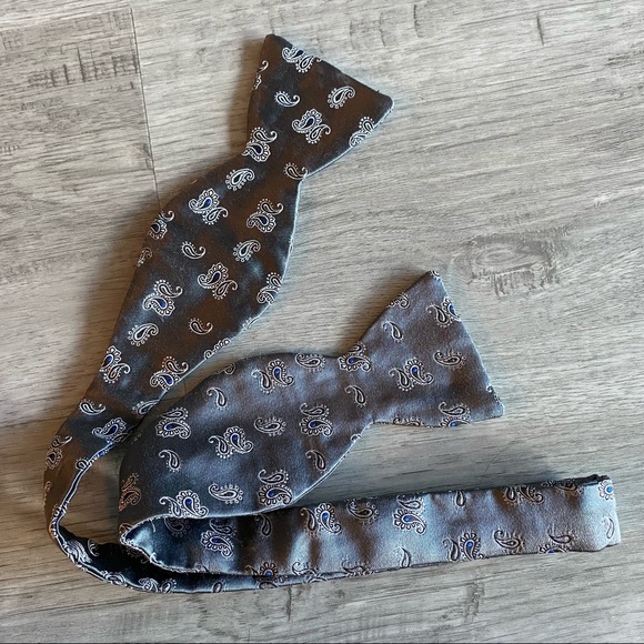 Men’s Silk Neiman Marcus Bow Tie - Picture 1 of 8